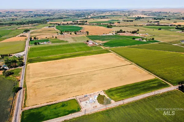 $650,000 | 4 Ave Emmett Id 83617 Avenue, Emmett, ID 83617