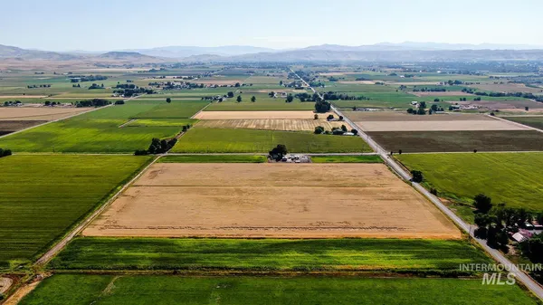 $650,000 | 4 Ave Emmett Id 83617 Avenue, Emmett, ID 83617