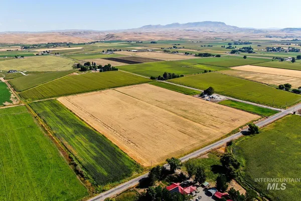 $650,000 | 4 Ave Emmett Id 83617 Avenue, Emmett, ID 83617