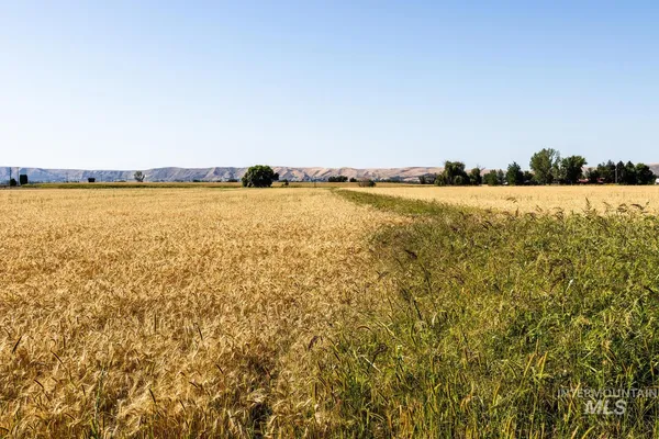 $650,000 | 4 Ave Emmett Id 83617 Avenue, Emmett, ID 83617