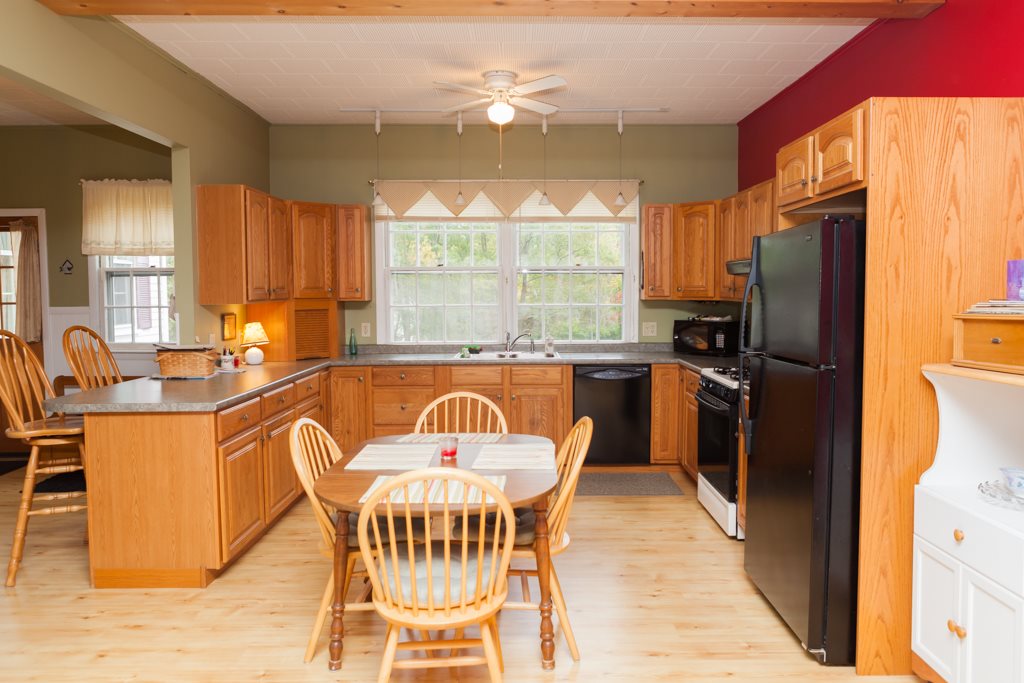 488 Main Street Eliot, ME 03903 - Photo 9 of 34