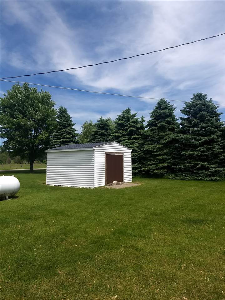2743 West Fremont Road Shepherd, MI 48883 - Photo 9 of 27 1862534-8.JPG