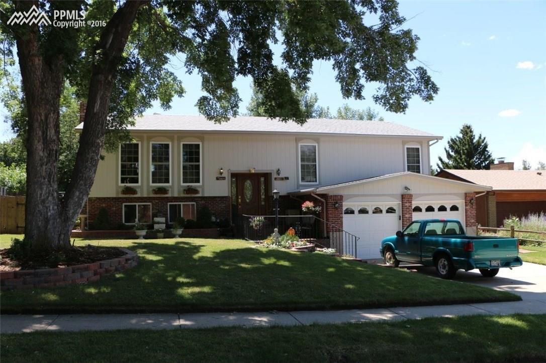 4527 Ridgeglen Road Colorado Springs, CO 80918 - Photo 1 of 35