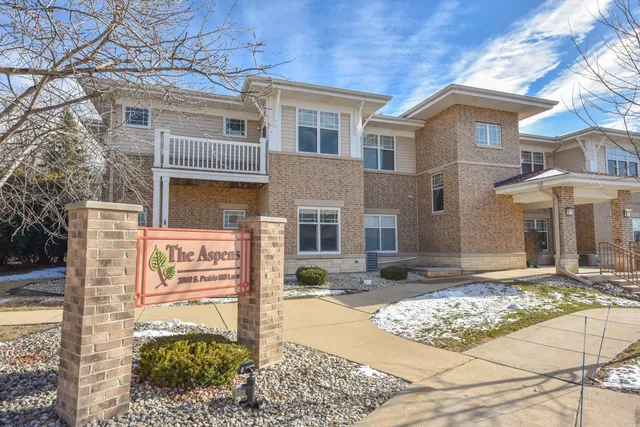 $240,000 | 3960 South Prairie Hill Lane, Unit 205, Greenfield, WI 53228