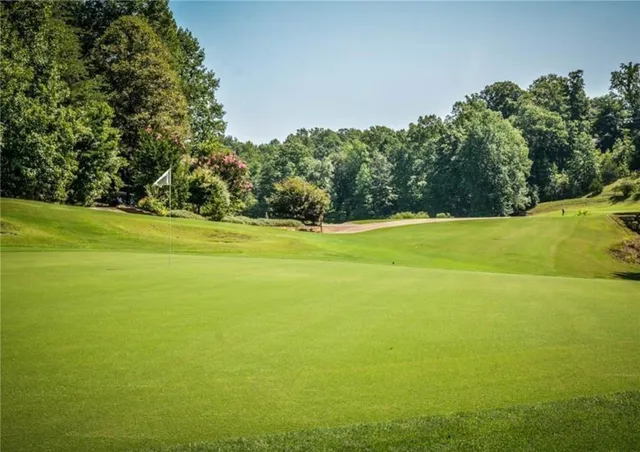 $449,000 | 134 Fairway Lane, Westminster, SC 29693