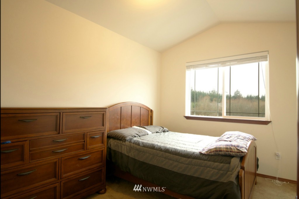 2555 Southwest Navigator Loop Oak Harbor, WA 98277 - Photo 14 of 20 Gallery Image 14