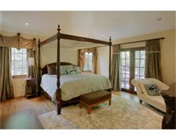 36 Hinckley Road Milton, MA 02186 - Photo 6 of 7 Gallery Image 6