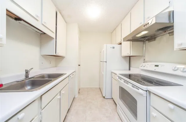 $1,050 | 10049 Westpark Drive, Unit 186, Houston, TX 77042