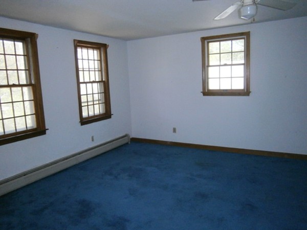 20 Dexter Street Eastham, MA 02642 - Photo 13 of 14 an empty room with a window
