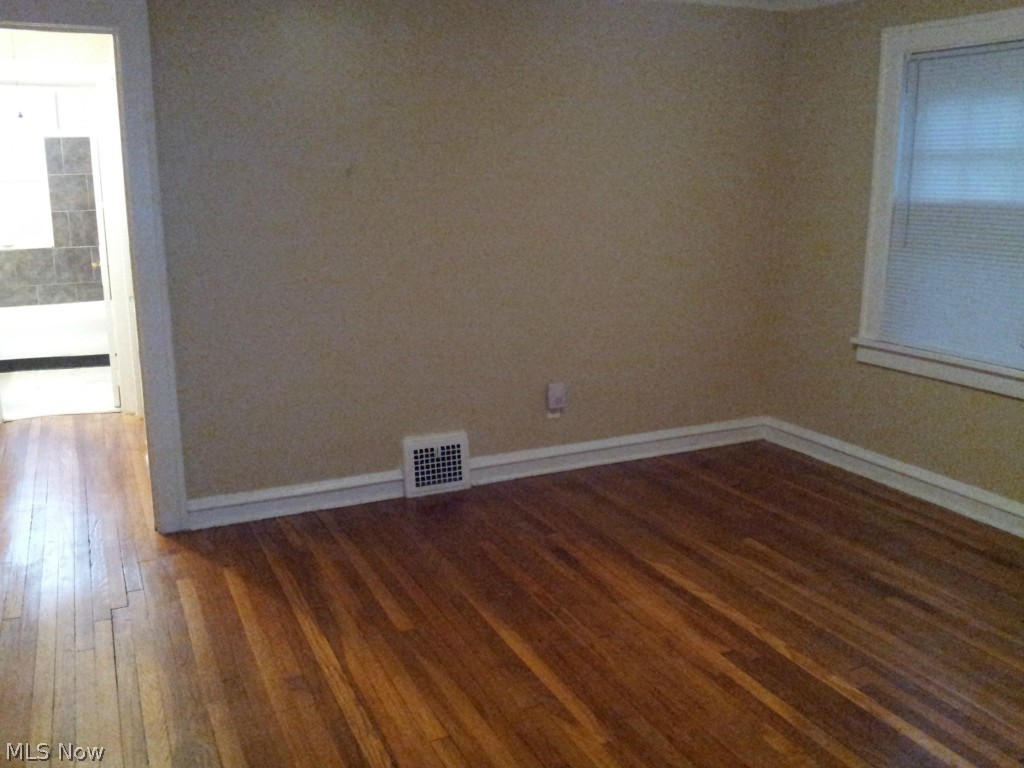 3620 Ingleside Road, Unit DOWN Beachwood, OH 44122 - Photo 4 of 11
