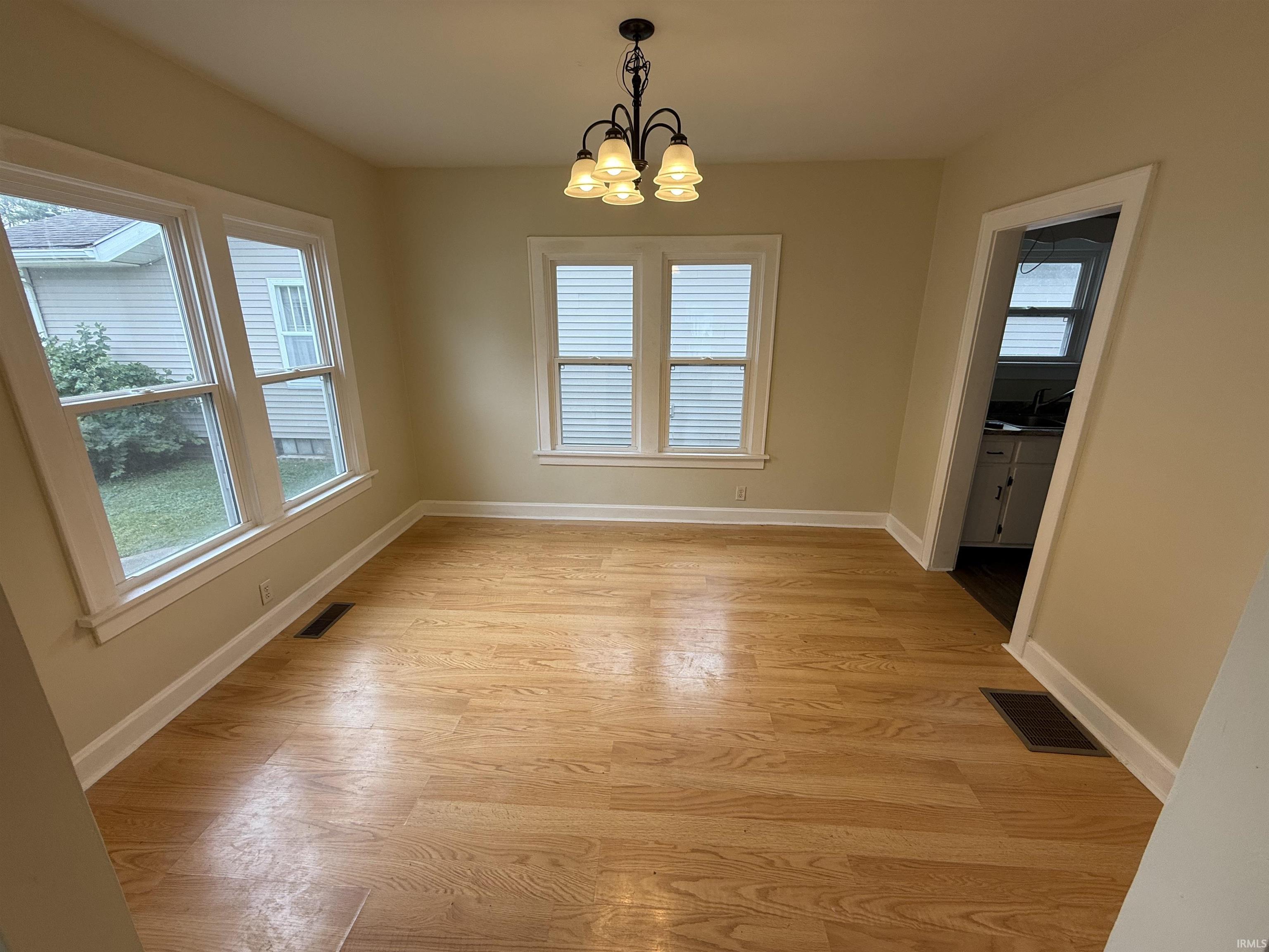859 Ridgeway Avenue Vincennes, IN 47591 - Photo 7 of 20 Gallery Image 7
