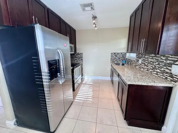 $2,000 | 2213 Northeast 3rd Avenue, Unit 2215, Delray Beach, FL 33444