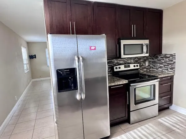 $2,000 | 2213 Northeast 3rd Avenue, Unit 2215, Delray Beach, FL 33444