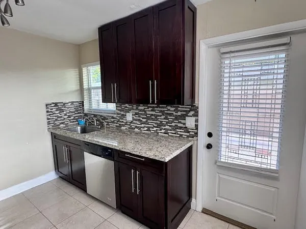 $2,000 | 2213 Northeast 3rd Avenue, Unit 2215, Delray Beach, FL 33444