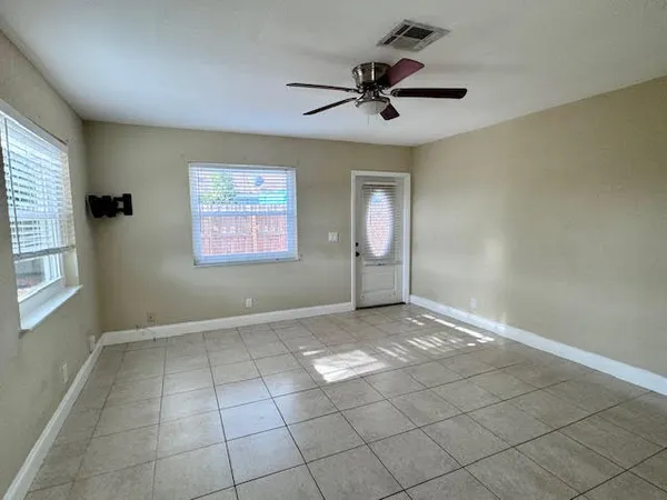 $2,000 | 2213 Northeast 3rd Avenue, Unit 2215, Delray Beach, FL 33444