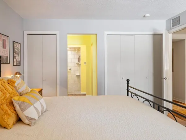 $275,000 | 6075 Lincoln Drive, Unit 211, Edina, MN 55436