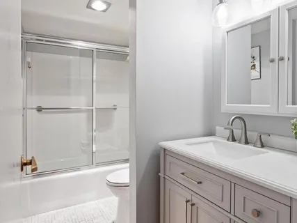 $275,000 | 6075 Lincoln Drive, Unit 211, Edina, MN 55436