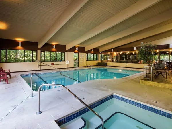 $275,000 | 6075 Lincoln Drive, Unit 211, Edina, MN 55436