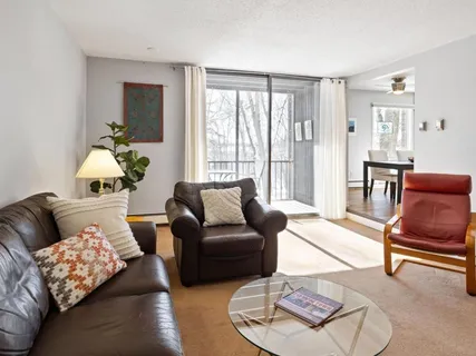 $275,000 | 6075 Lincoln Drive, Unit 211, Edina, MN 55436