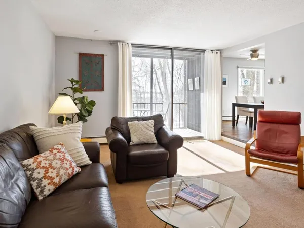 $275,000 | 6075 Lincoln Drive, Unit 211, Edina, MN 55436