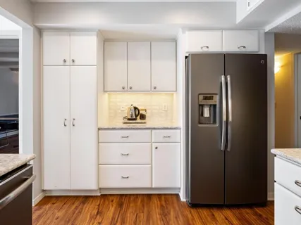 $275,000 | 6075 Lincoln Drive, Unit 211, Edina, MN 55436