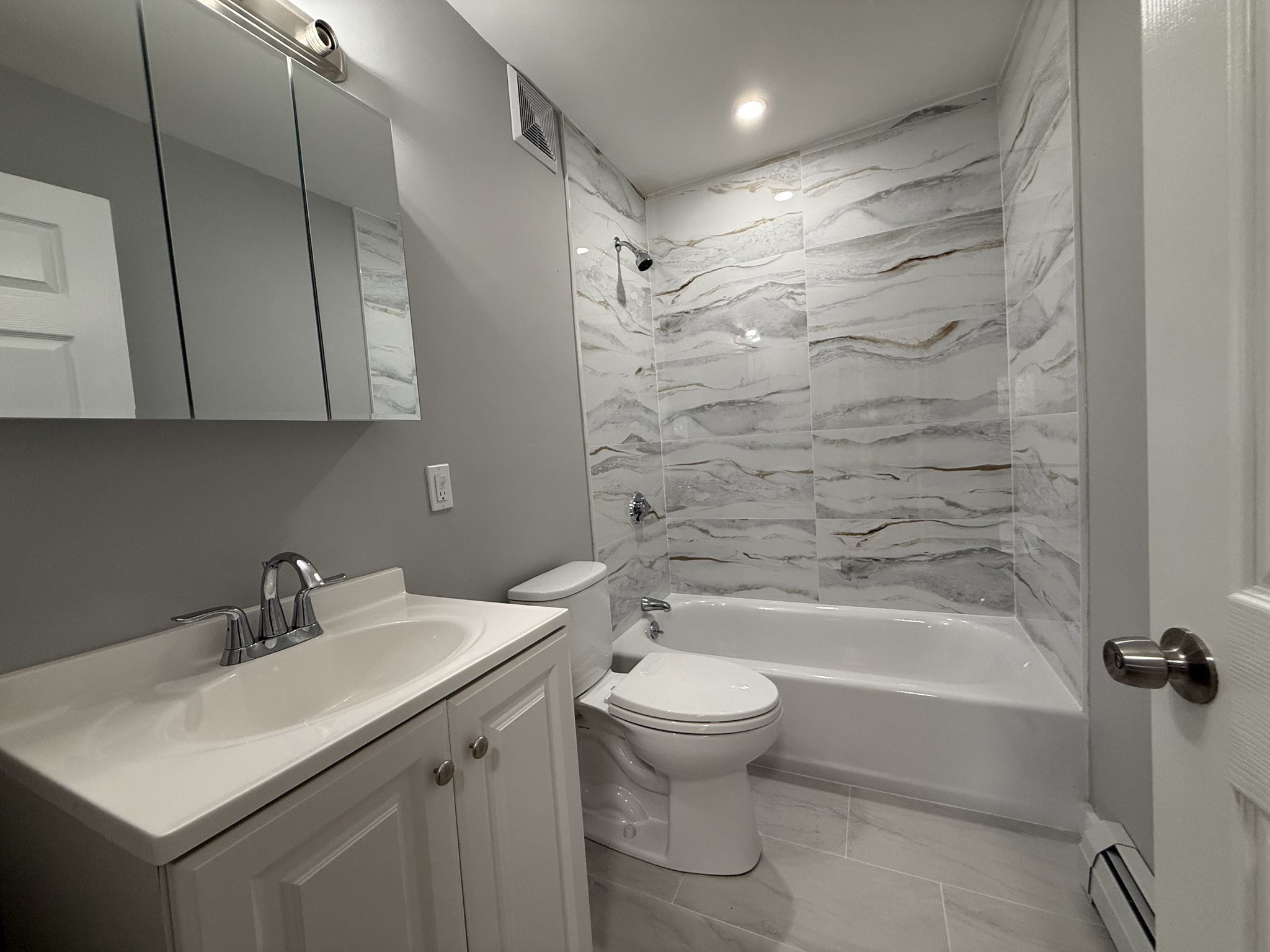 4 Oakcrest Road, Unit 32 Boston, MA 02136 - Photo 5 of 9 Gallery Image 5