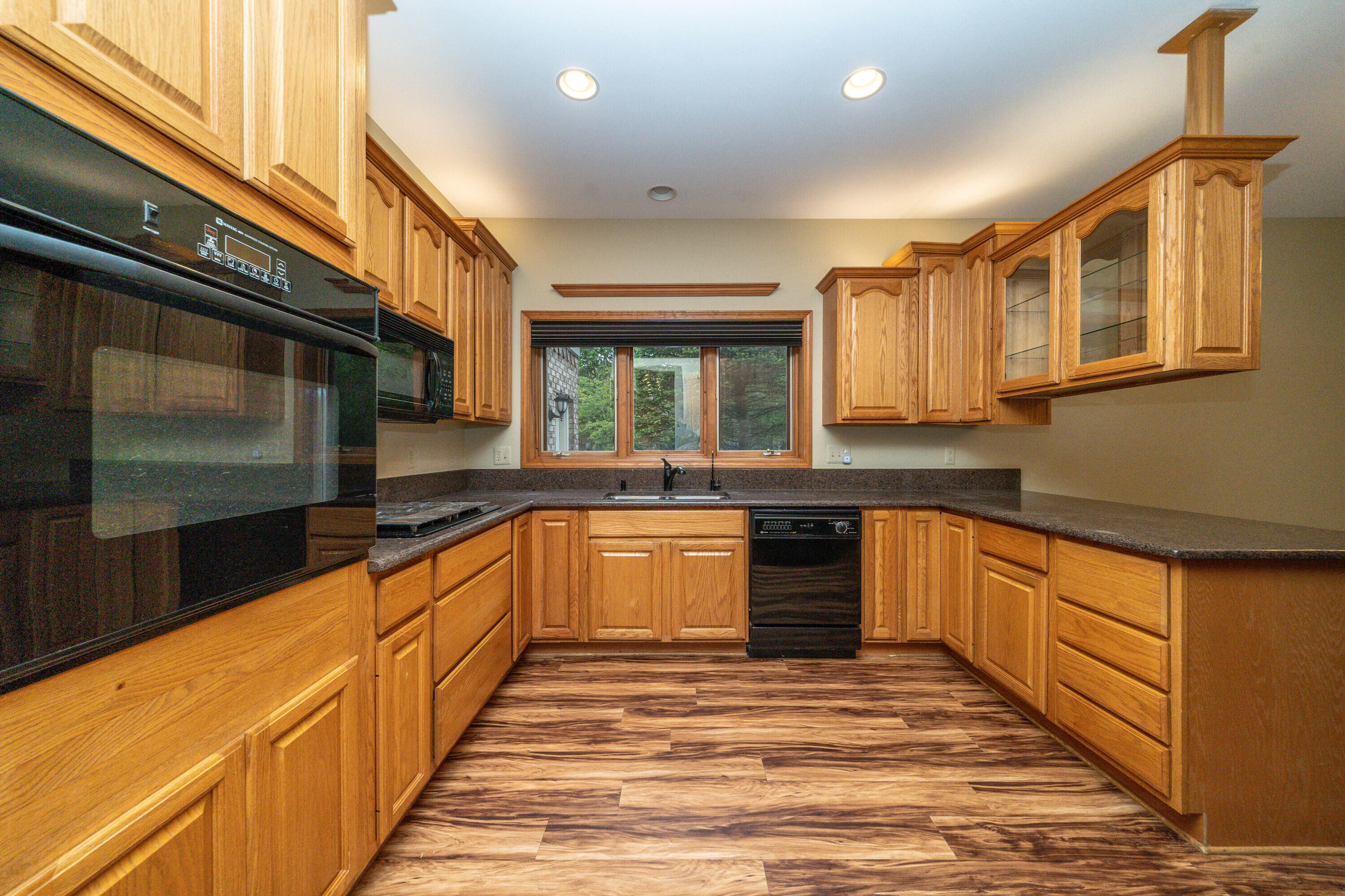 34554 Quaker Valley Road Farmington Hills, MI 48331 - Photo 9 of 56 024_62