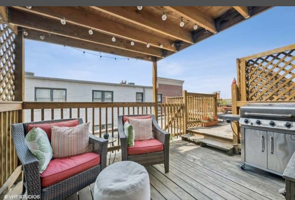 613 West Barry Avenue, Unit 4W Chicago, IL 60657 - Photo 2 of 3