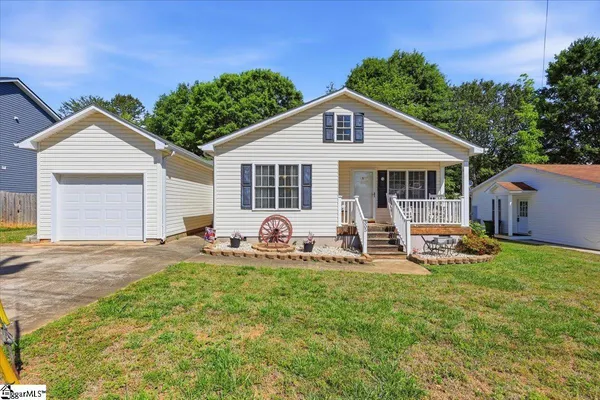 $245,000 | 305 Grant Street, Easley, SC 29640
