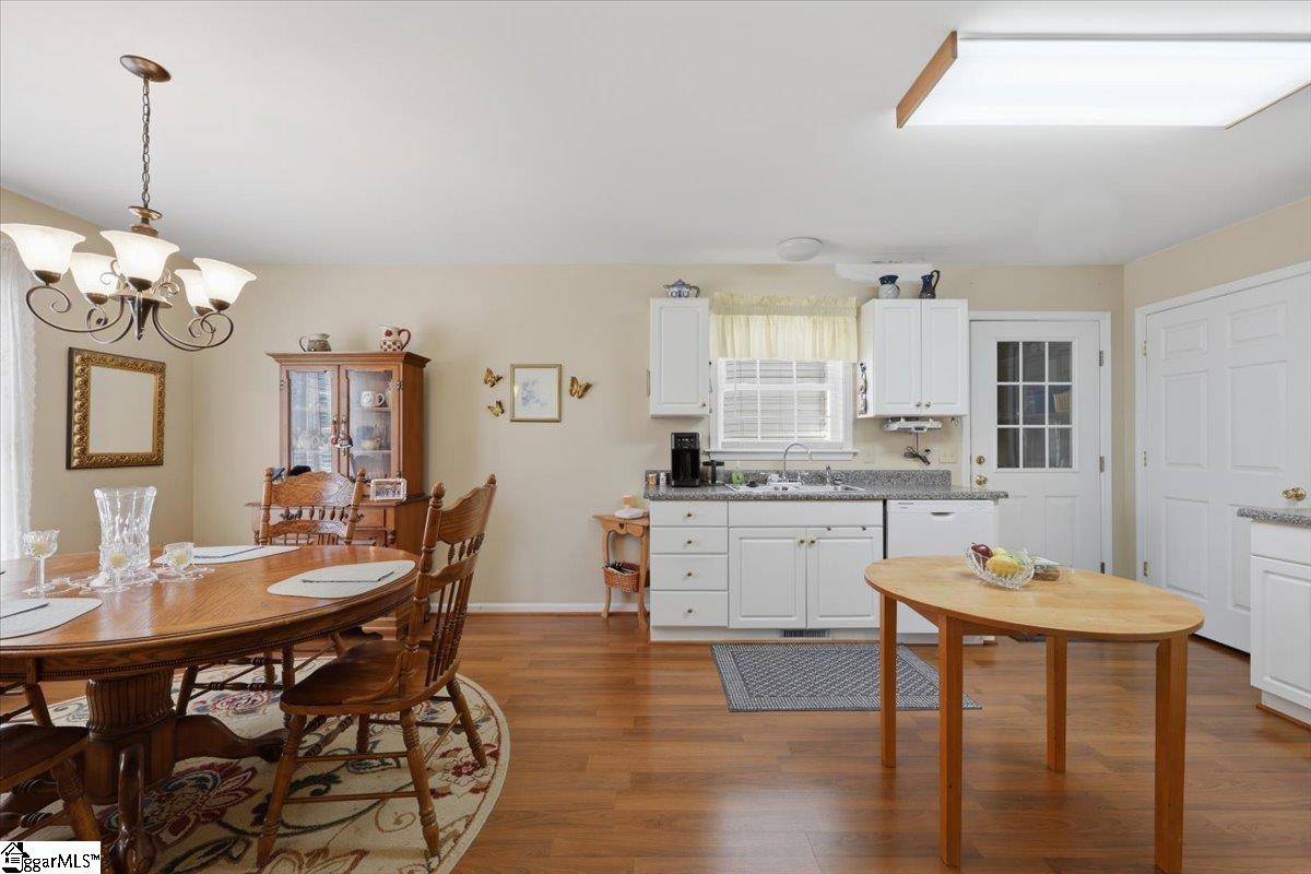 305 Grant Street Easley, SC 29640 - Photo 14 of 29