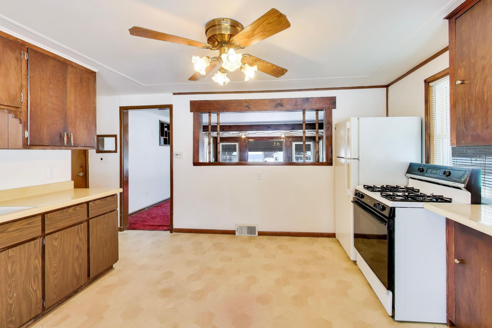 6104 Water Street Lyons, WI 53105 - Photo 10 of 39 Kitchen