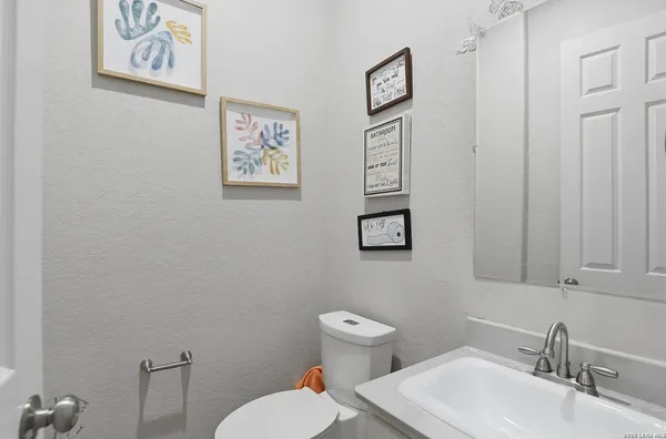 $2,590 | 164 Ave Ventana, San Antonio, TX 78256