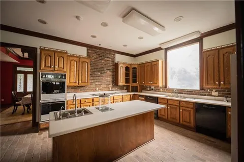 $885,000 | 10001 Patterson Road, New Orleans, LA 70131