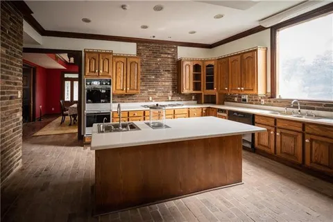 $885,000 | 10001 Patterson Road, New Orleans, LA 70131