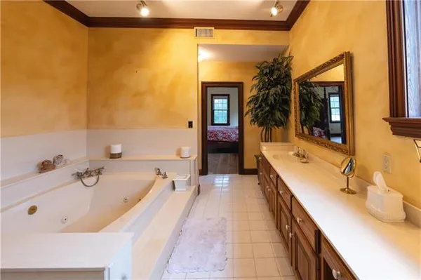 $885,000 | 10001 Patterson Road, New Orleans, LA 70131