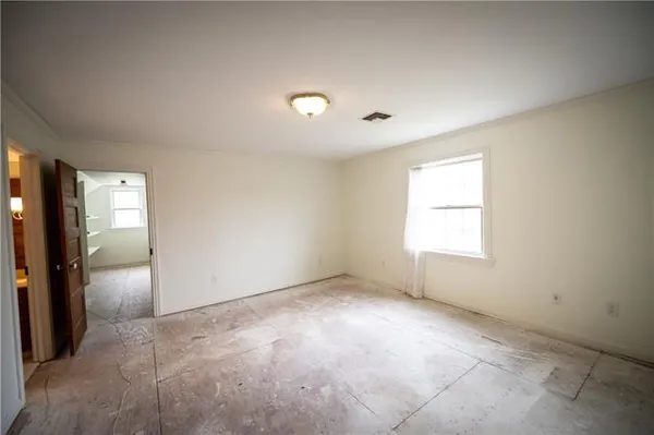 $885,000 | 10001 Patterson Road, New Orleans, LA 70131