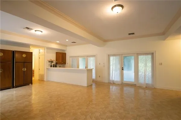 $885,000 | 10001 Patterson Road, New Orleans, LA 70131