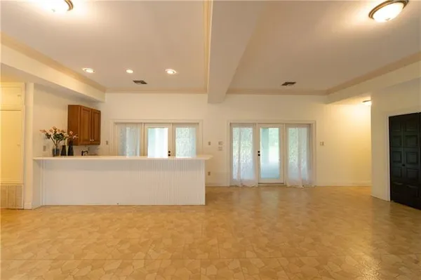 $885,000 | 10001 Patterson Road, New Orleans, LA 70131