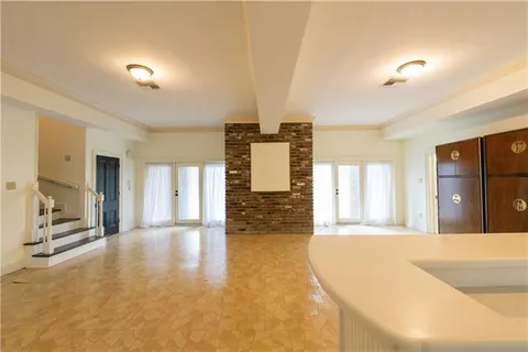 $885,000 | 10001 Patterson Road, New Orleans, LA 70131