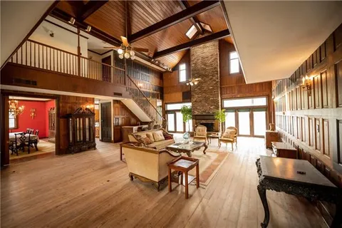 $885,000 | 10001 Patterson Road, New Orleans, LA 70131