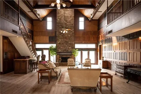 $885,000 | 10001 Patterson Road, New Orleans, LA 70131