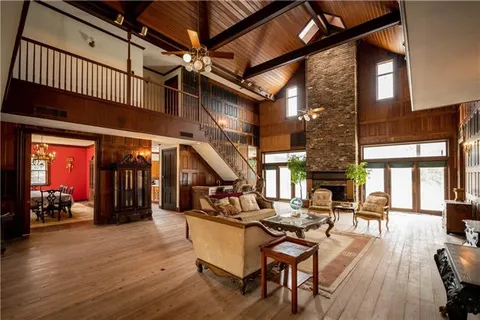 $885,000 | 10001 Patterson Road, New Orleans, LA 70131