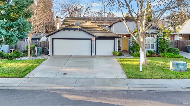 $698,000 | 655 Yachtsman Court, Dixon, CA 95620