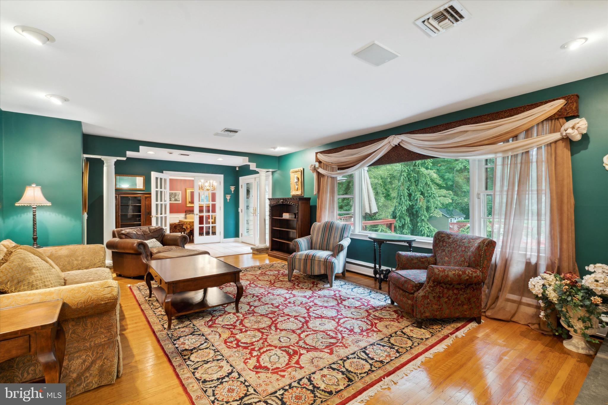 2845 Edge Hill Road Huntingdon Valley, PA 19006 - Photo 8 of 67 Living Rm