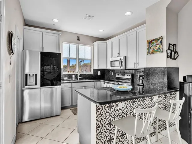 $585,000 | 1839 North Dixie Highway, Unit 1839, Fort Lauderdale, FL 33305