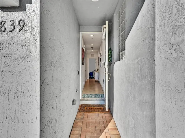 $585,000 | 1839 North Dixie Highway, Unit 1839, Fort Lauderdale, FL 33305
