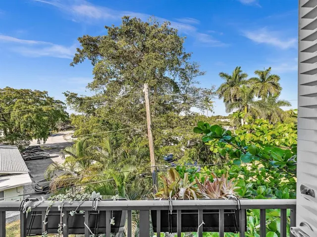 $585,000 | 1839 North Dixie Highway, Unit 1839, Fort Lauderdale, FL 33305