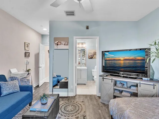 $585,000 | 1839 North Dixie Highway, Unit 1839, Fort Lauderdale, FL 33305