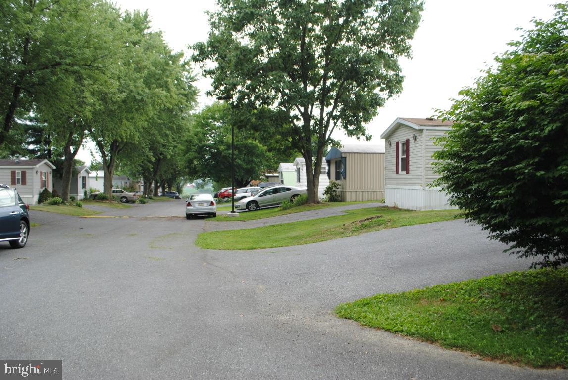 26 Plateau Road Lititz, PA 17543 - Photo 3 of 36