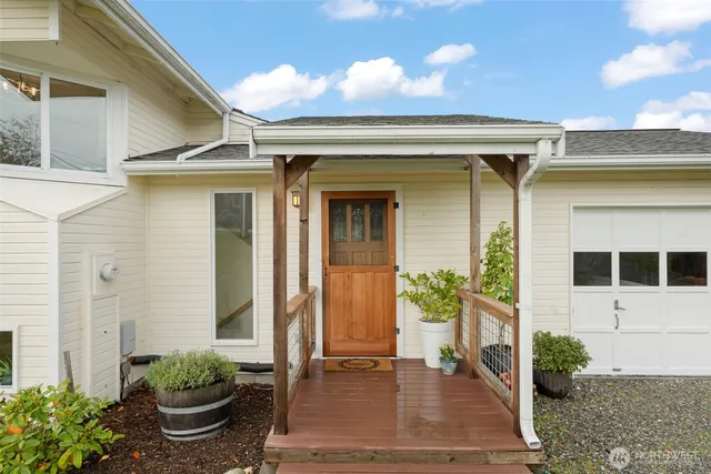 $650,000 | 650 Northeast Otis Street, Coupeville, WA 98239